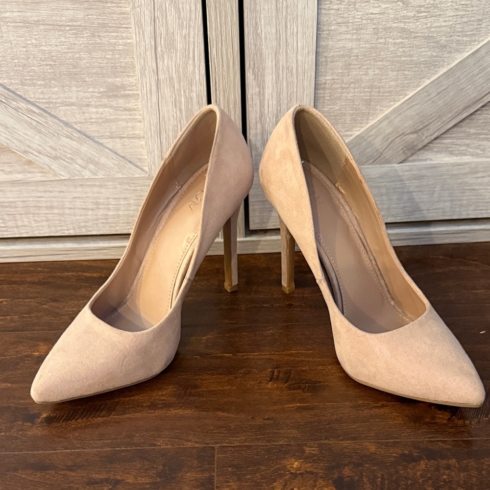 Abound Classic Beige Pink Heels